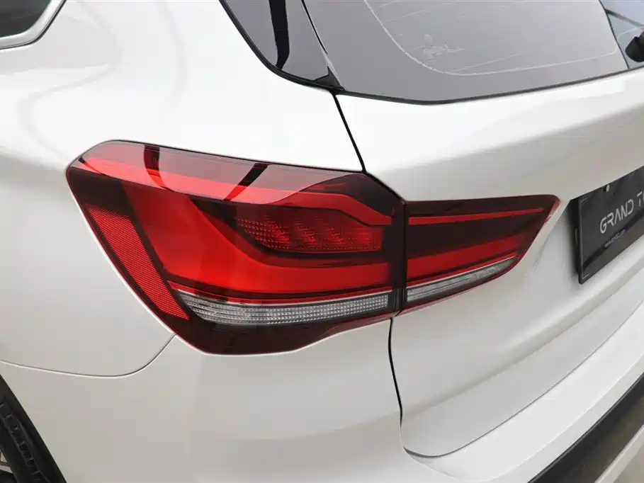 BMW BMW X1 2022 sDrive25Li Leading Edition 2023 - thumbnail 29