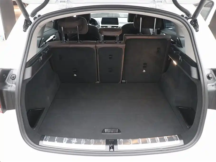 BMW BMW X1 2022 sDrive25Li Leading Edition 2023 - thumbnail 30