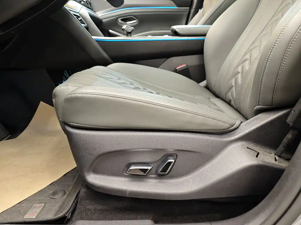 BYD BYD Song L DM-i 2025 Intelligent Driving Edition 160km Premium Model 2025 - thumbnail 10