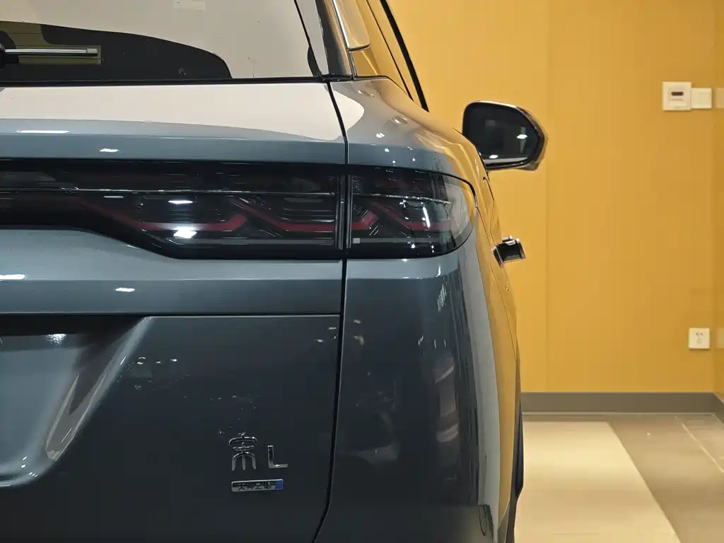 BYD BYD Song L DM-i 2025 Intelligent Driving Edition 160km Premium Model 2025 - thumbnail 25