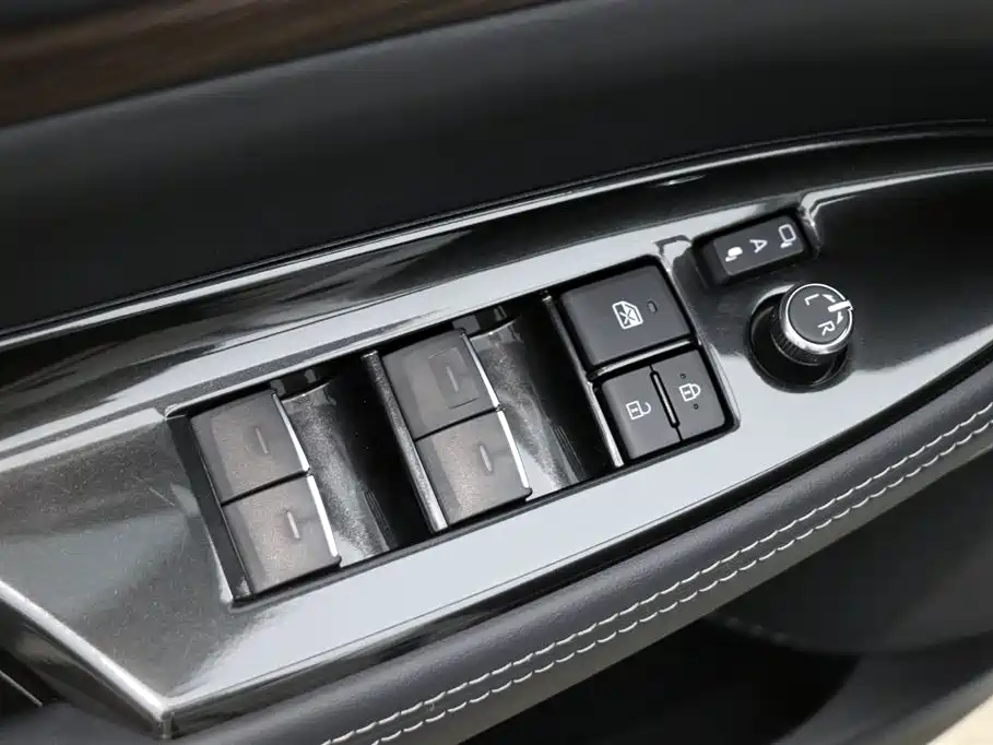 Toyota Crown (Imported) 2024 Model 2.5L Supreme Edition 2025 - thumbnail 11