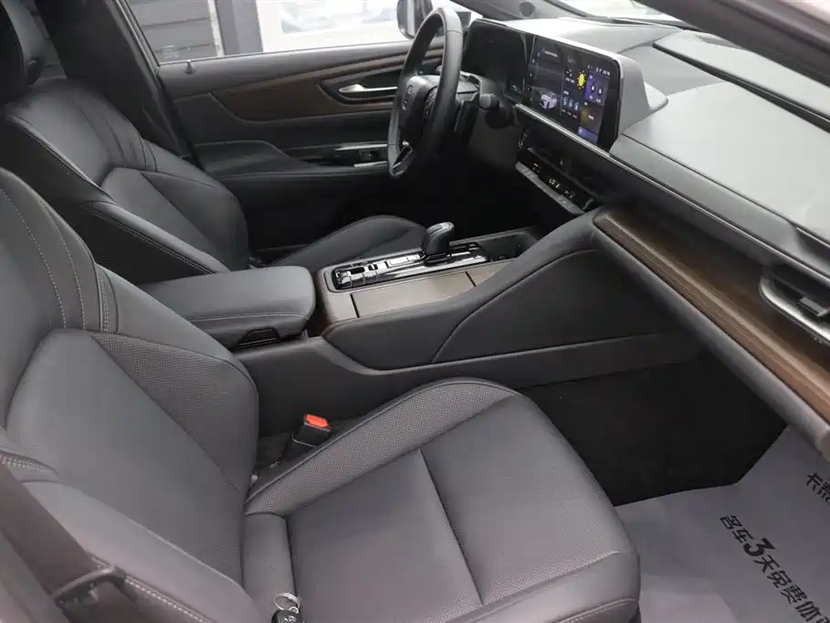 Toyota Crown (Imported) 2024 Model 2.5L Supreme Edition 2025 - thumbnail 16