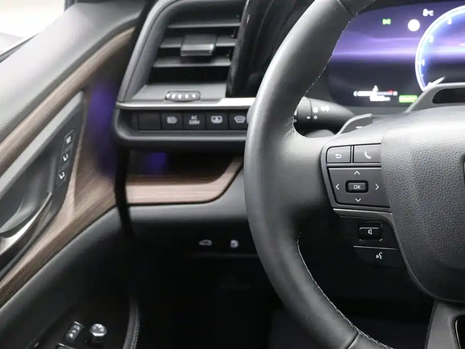 Toyota Crown (Imported) 2024 Model 2.5L Supreme Edition 2025 - thumbnail 19