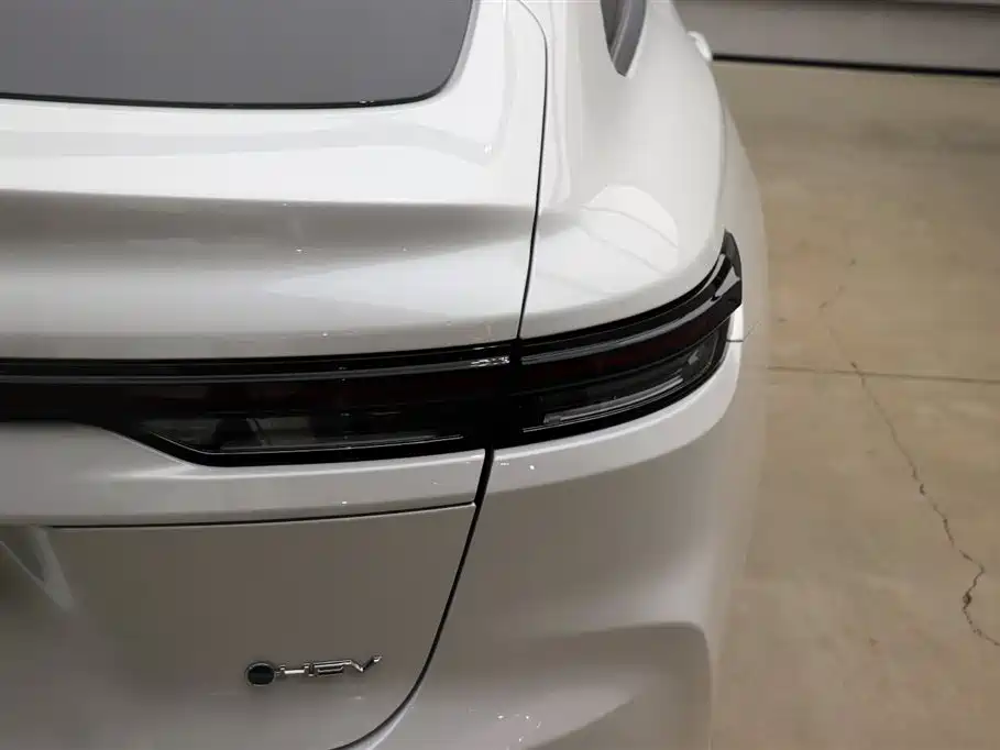 Toyota Crown (Imported) 2024 Model 2.5L Supreme Edition 2025 - thumbnail 27