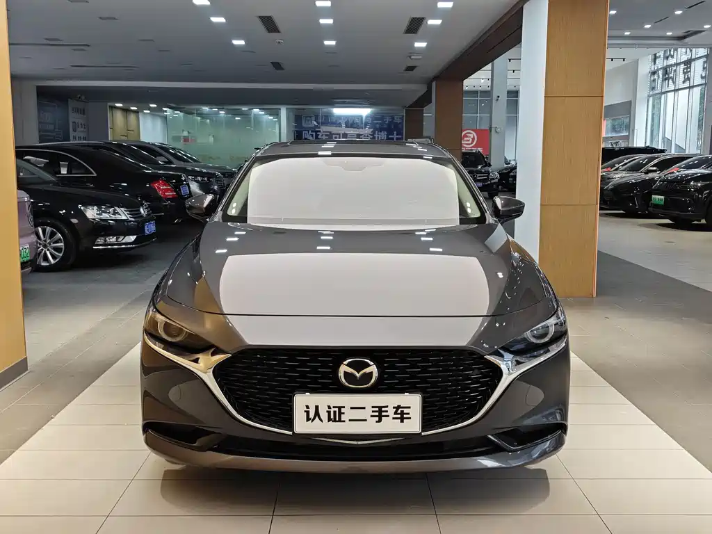 Mazda Mazda 3 Axela 2021 2.0L Automatic Elegant Version 2022 - thumbnail 3
