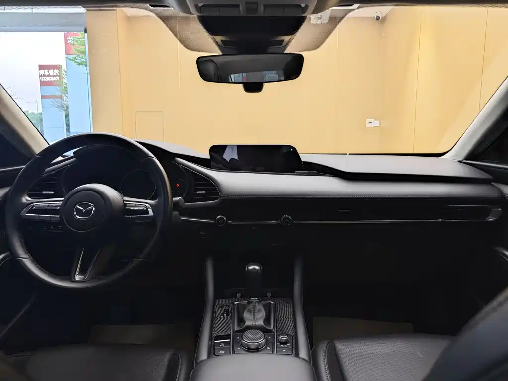 Mazda Mazda 3 Axela 2021 2.0L Automatic Elegant Version 2022 - thumbnail 20