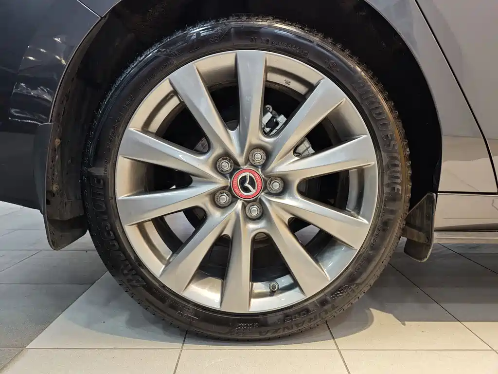 Mazda Mazda 3 Axela 2021 2.0L Automatic Elegant Version 2022 - thumbnail 30