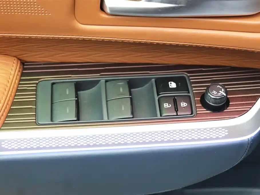 Lorinser High Roof Granvia Lornece Traveler 2026 Model 2.5L High Roof Traveler 2026 - thumbnail 11