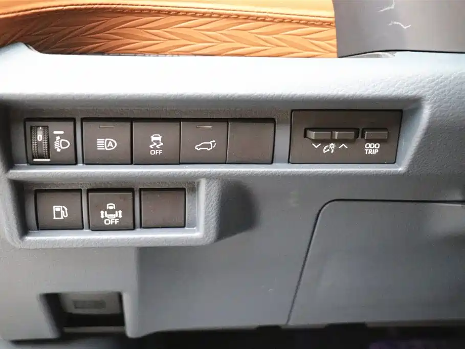 Lorinser High Roof Granvia Lornece Traveler 2026 Model 2.5L High Roof Traveler 2026 - thumbnail 19
