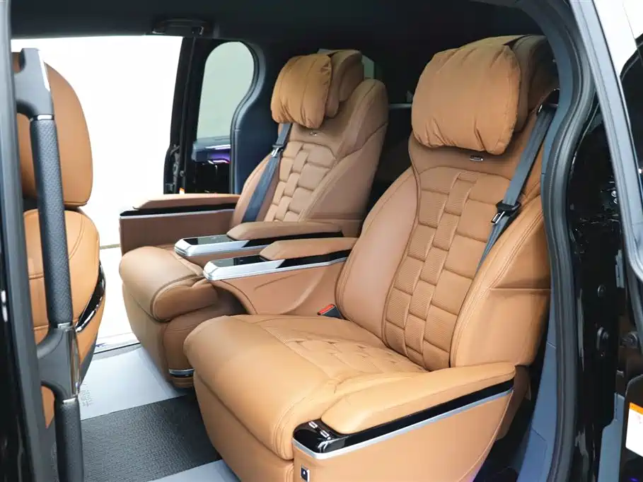 Lorinser High Roof Granvia Lornece Traveler 2026 Model 2.5L High Roof Traveler 2026 - thumbnail 24