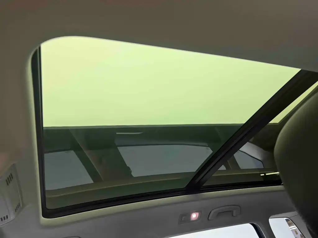Volkswagen Tharu 2019 330TSI AWD Luxury Edition VI 2020 - thumbnail 3