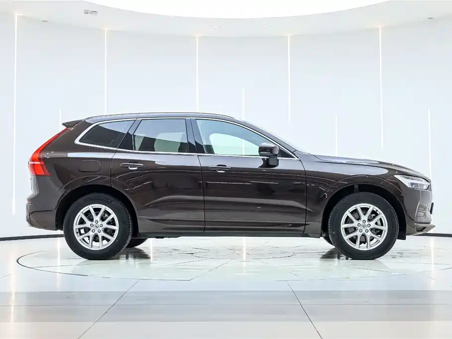 Volvo Volvo XC60 2018 T5 AWD Momentum 2018 - thumbnail 4