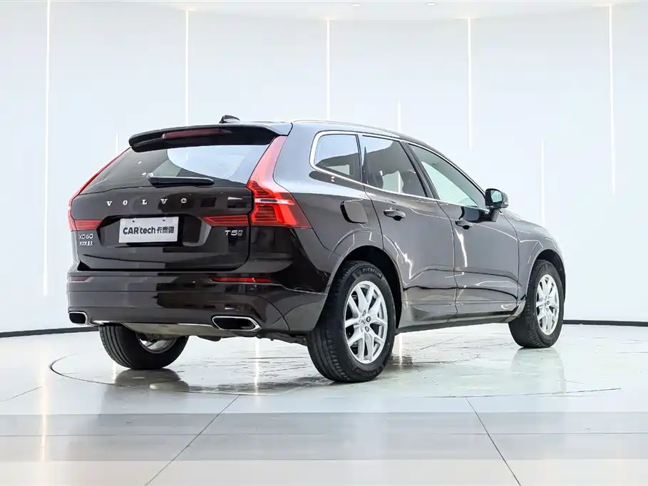 Volvo Volvo XC60 2018 T5 AWD Momentum 2018 - thumbnail 5