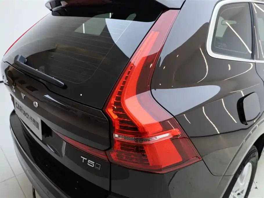 Volvo Volvo XC60 2018 T5 AWD Momentum 2018 - thumbnail 10