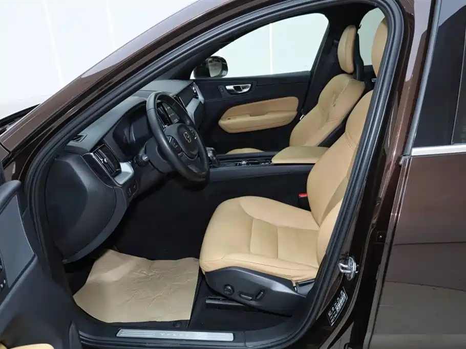 Volvo Volvo XC60 2018 T5 AWD Momentum 2018 - thumbnail 15