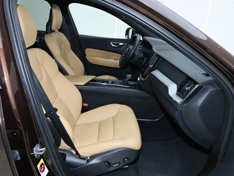 Volvo Volvo XC60 2018 T5 AWD Momentum 2018 - thumbnail 16