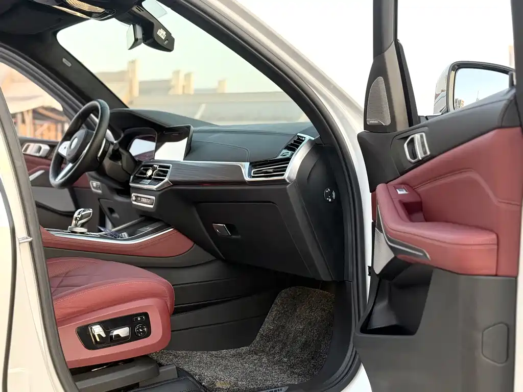 BMW BMW X5 xDrive 40Li M Sport Package 2022 Model Year 2023 - thumbnail 6