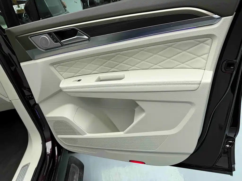 Volkswagen Viloran 2020 380TSI Premium Edition 2020 - thumbnail 6