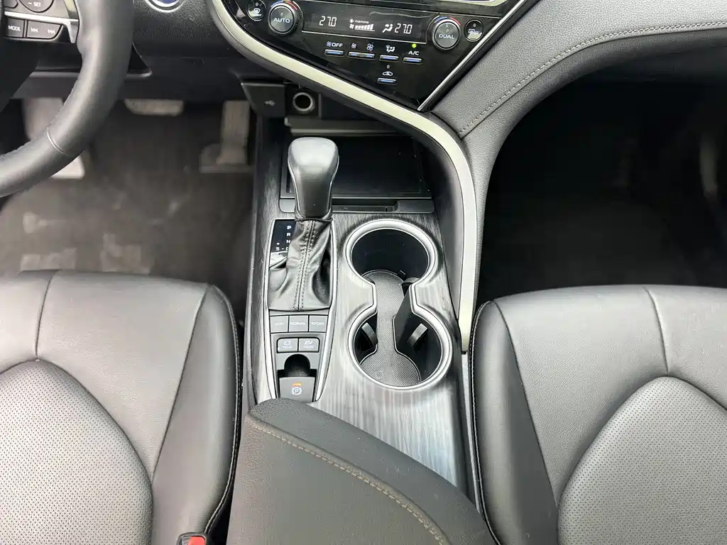 Toyota Toyota Camry 2021 Hybrid 2.5HG Luxury Edition 2023 - thumbnail 9