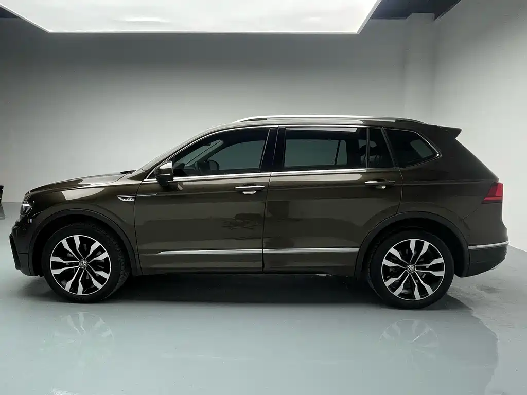 Volkswagen Tiguan L 2020 330TSI Automatic 2WD R-Line Flagship Edition China VI 2020 - thumbnail 6