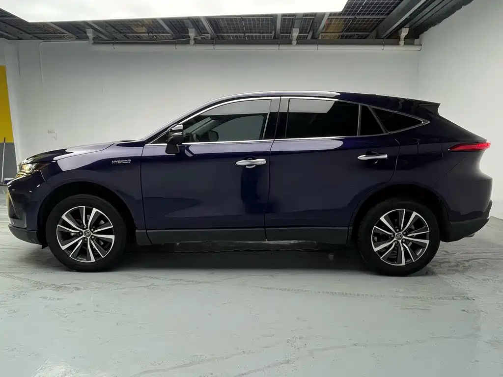 Toyota Toyota Harrier 2022 Hybrid 2.5L CVT 2WD Luxury Edition 2023 - thumbnail 4