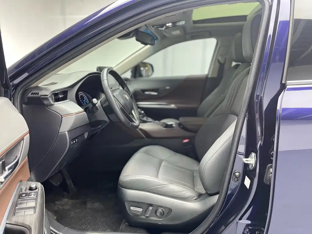 Toyota Toyota Harrier 2022 Hybrid 2.5L CVT 2WD Luxury Edition 2023 - thumbnail 14