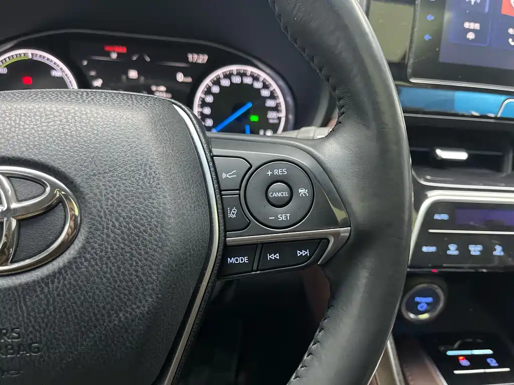 Toyota Toyota Harrier 2022 Hybrid 2.5L CVT 2WD Luxury Edition 2023 - thumbnail 29