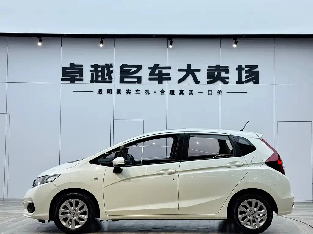 Honda Honda Fit 2018 1.5L CVT Comfort with Sunroof 2018 - thumbnail 4
