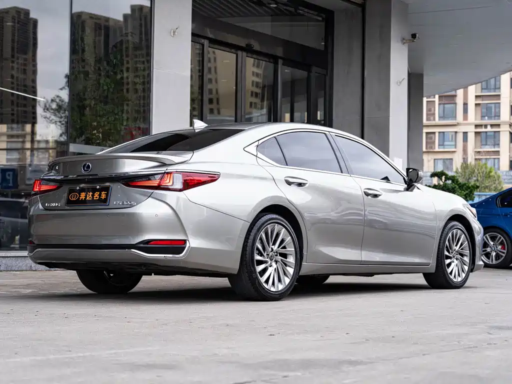 Lexus Lexus ES 300h Executive Edition 2018 Model China V Emission Standard 2019 - thumbnail 3