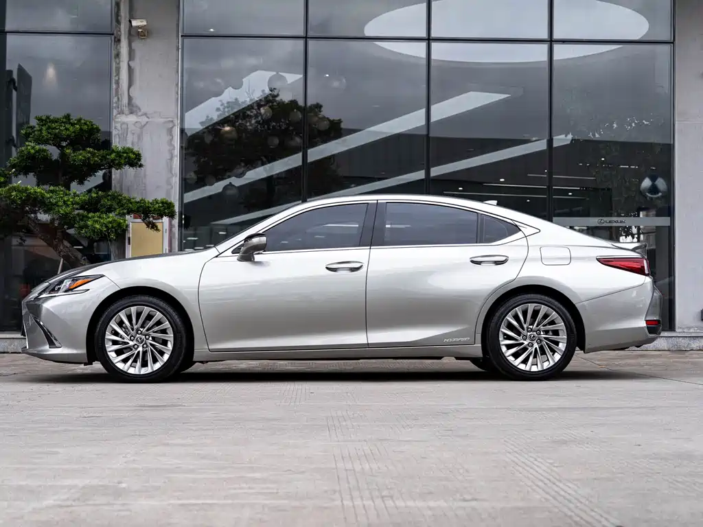 Lexus Lexus ES 300h Executive Edition 2018 Model China V Emission Standard 2019 - thumbnail 4