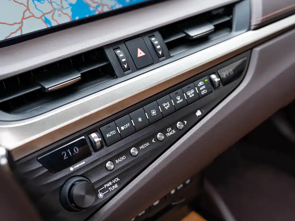 Lexus Lexus ES 300h Executive Edition 2018 Model China V Emission Standard 2019 - thumbnail 17