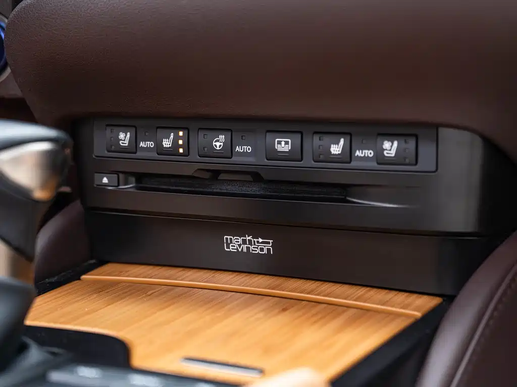 Lexus Lexus ES 300h Executive Edition 2018 Model China V Emission Standard 2019 - thumbnail 18