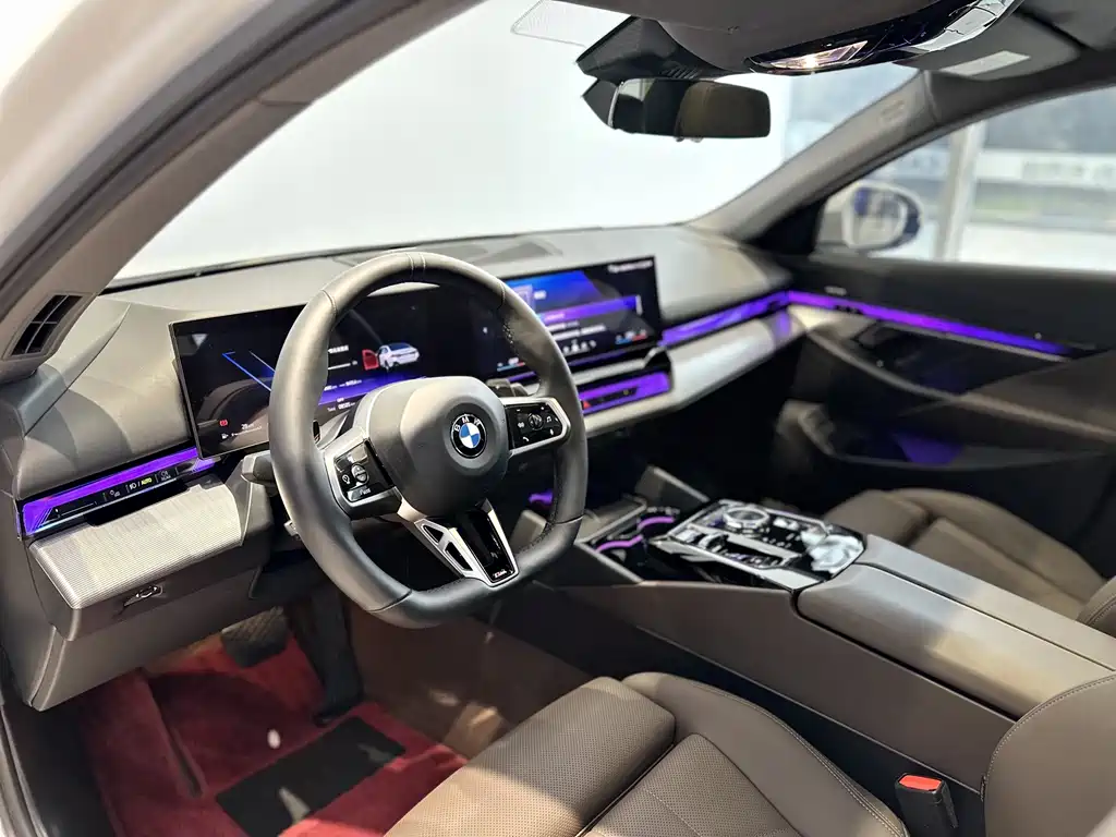 BMW BMW 5 Series Import 2024 Model 525i M Sport Package 2024 - thumbnail 8