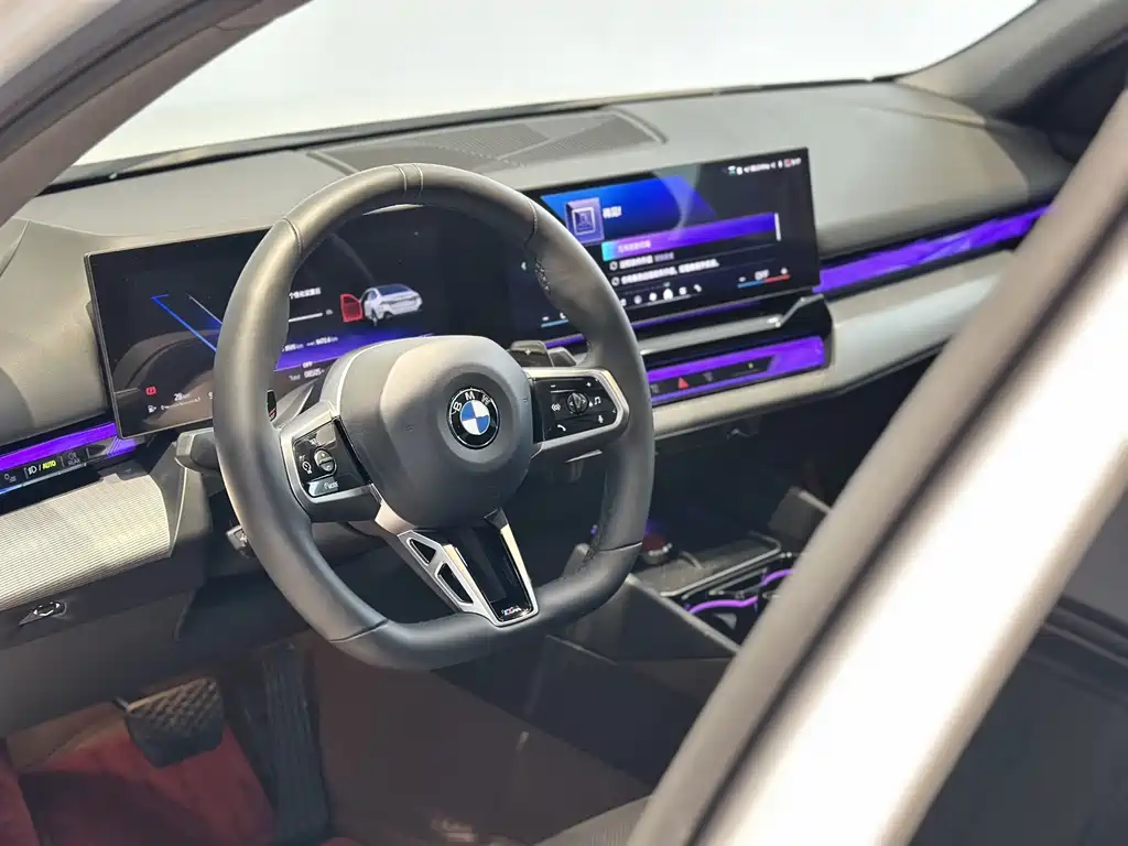 BMW BMW 5 Series Import 2024 Model 525i M Sport Package 2024 - thumbnail 9