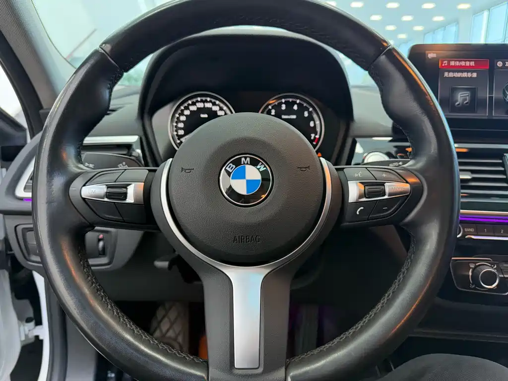 BMW BMW 1 Series 2022 120i M Sport Shadow Night Edition 2022 - thumbnail 15