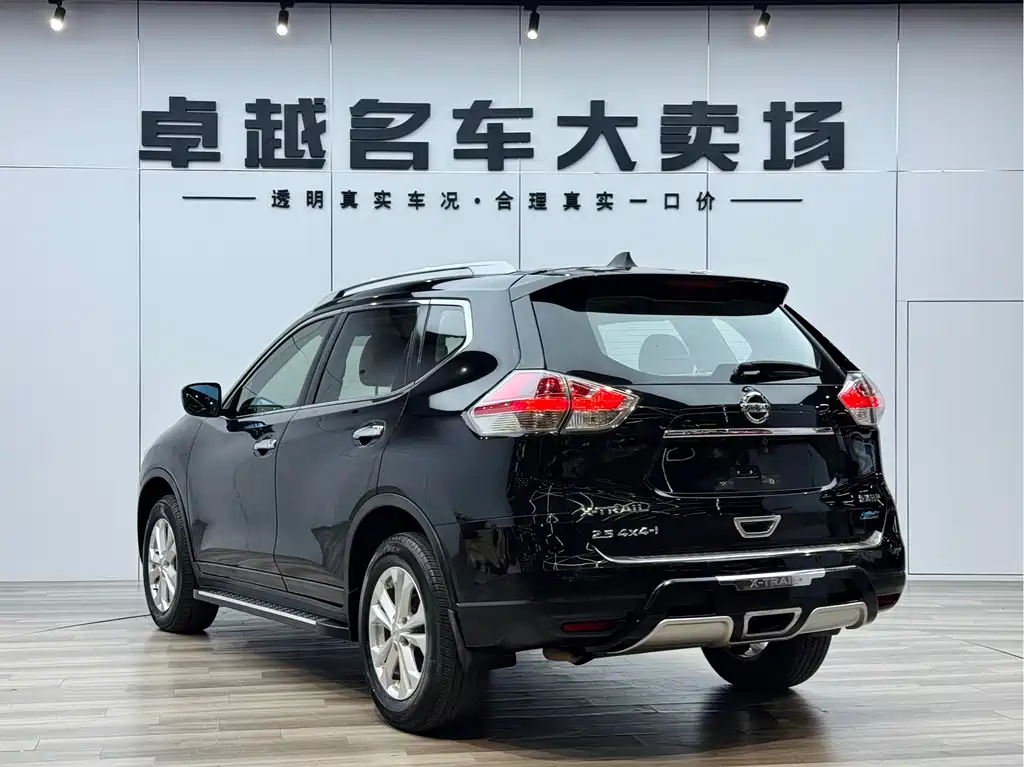 Nissan Nissan X-Trail 2015 2.5L CVT Premium MAX 4WD 2017 - thumbnail 7