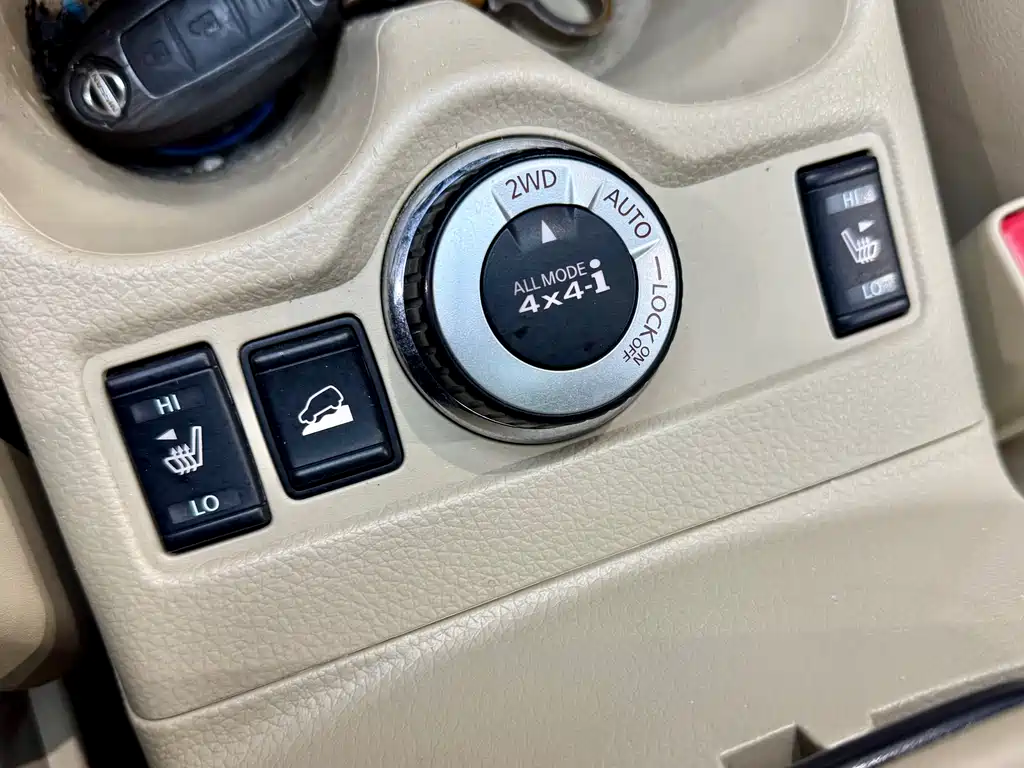 Nissan Nissan X-Trail 2015 2.5L CVT Premium MAX 4WD 2017 - thumbnail 16