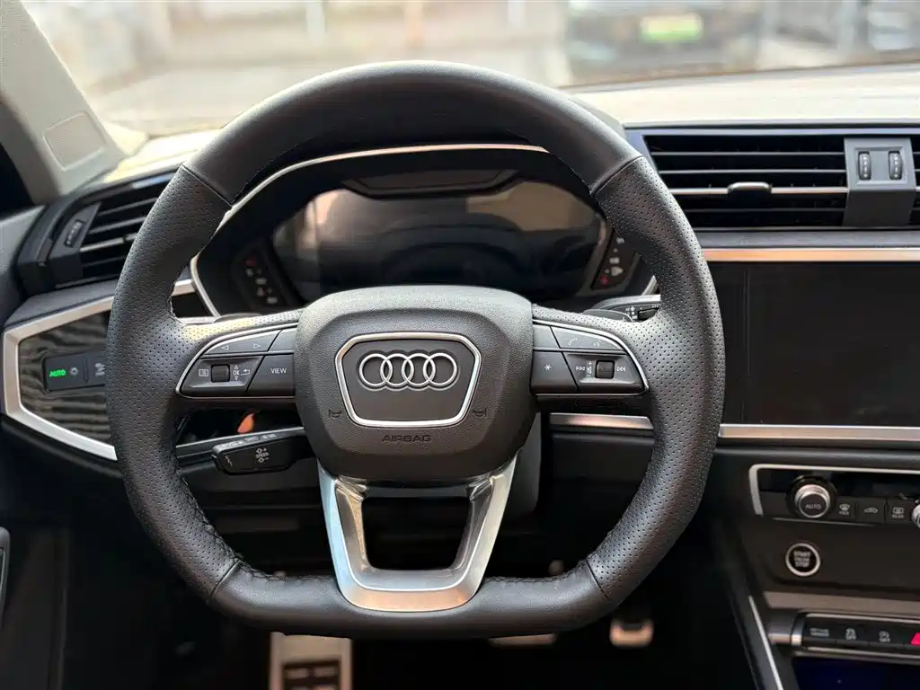 Audi Audi Q3 2023 40 TFSI Fashion Dynamic Edition 2023 - thumbnail 17