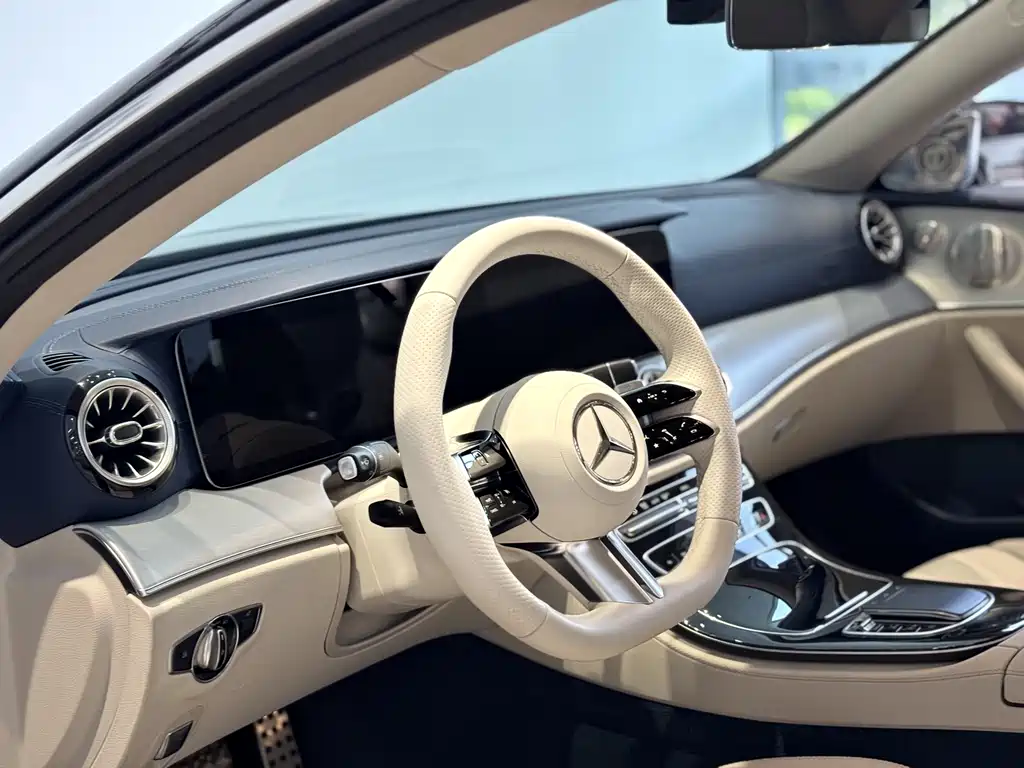 Mercedes-Benz Mercedes-Benz E-Class Coupe E 260 2023 Model 2023 - thumbnail 7