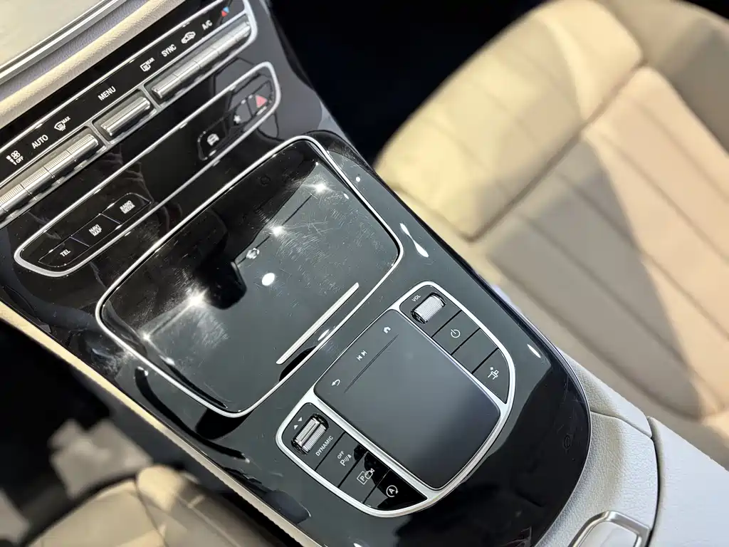 Mercedes-Benz Mercedes-Benz E-Class Coupe E 260 2023 Model 2023 - thumbnail 8