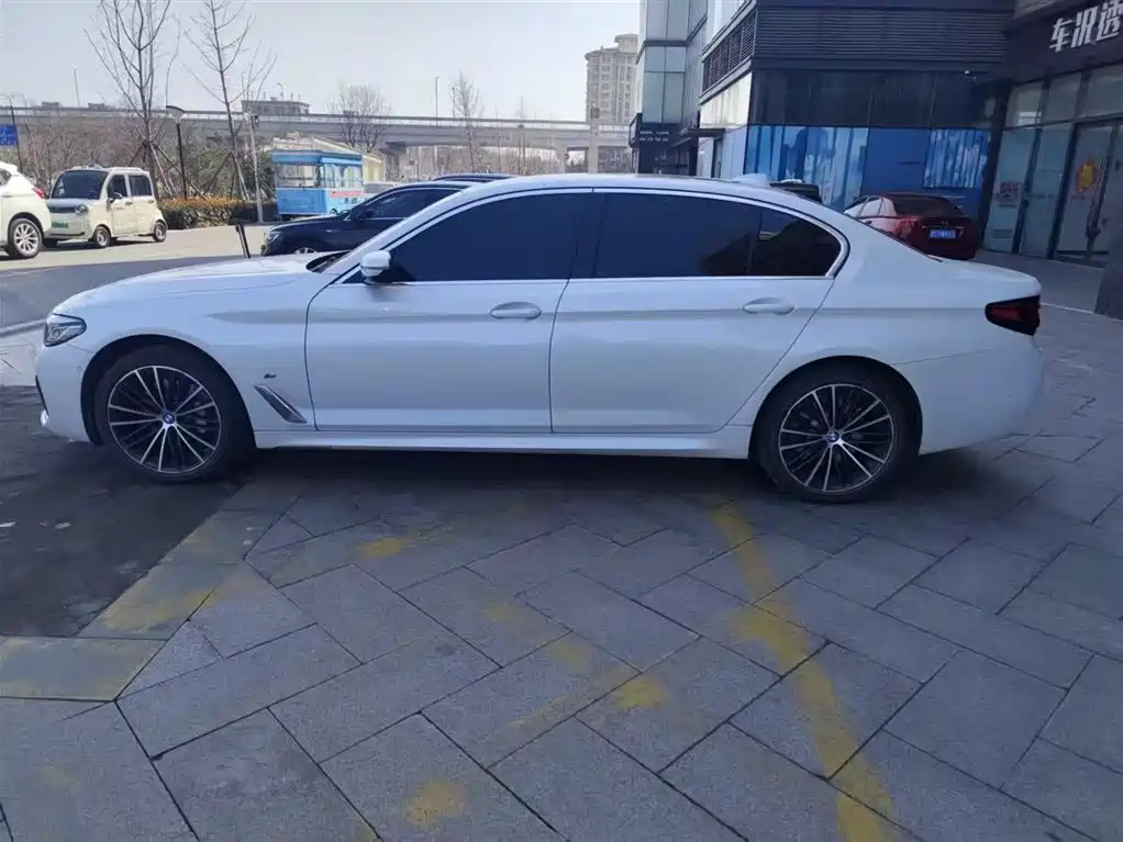 BMW BMW 5 Series 2023 Model Year Facelift 530Li Leading M Sport Package 2023 - thumbnail 6