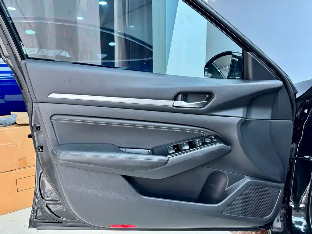 Nissan Nissan Altima 2022 2.0L XL-TLS Premium Edition 2023 - thumbnail 7