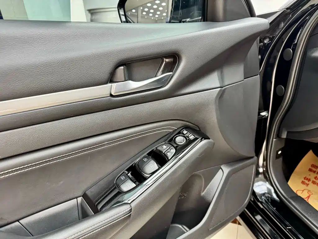 Nissan Nissan Altima 2022 2.0L XL-TLS Premium Edition 2023 - thumbnail 8