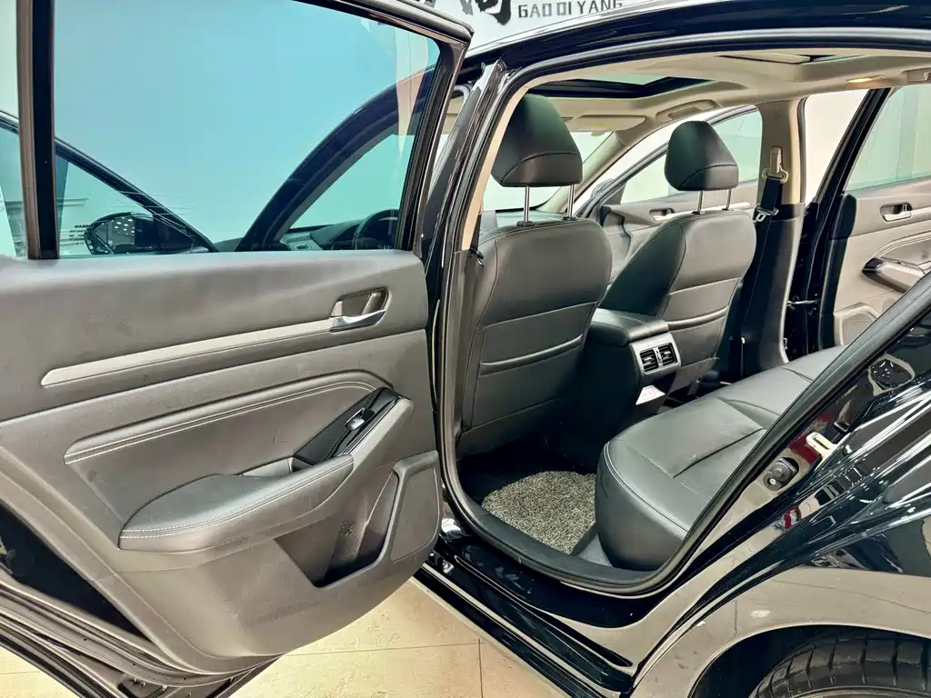 Nissan Nissan Altima 2022 2.0L XL-TLS Premium Edition 2023 - thumbnail 10