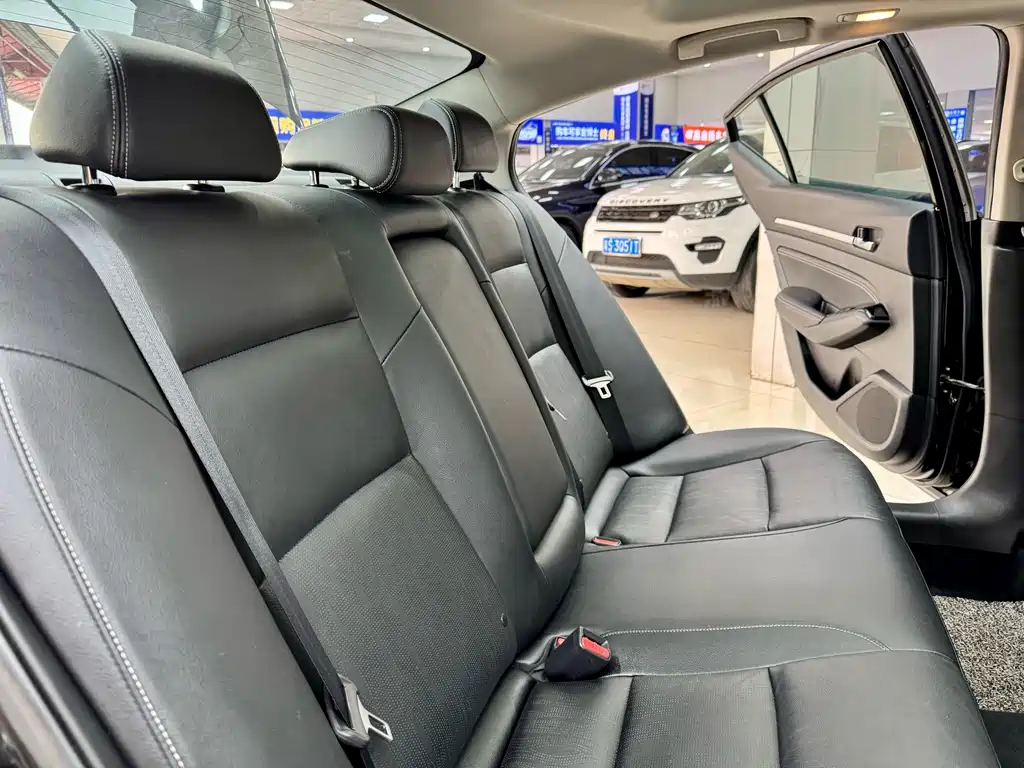 Nissan Nissan Altima 2022 2.0L XL-TLS Premium Edition 2023 - thumbnail 11