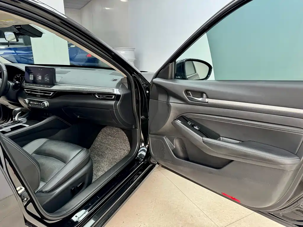 Nissan Nissan Altima 2022 2.0L XL-TLS Premium Edition 2023 - thumbnail 12