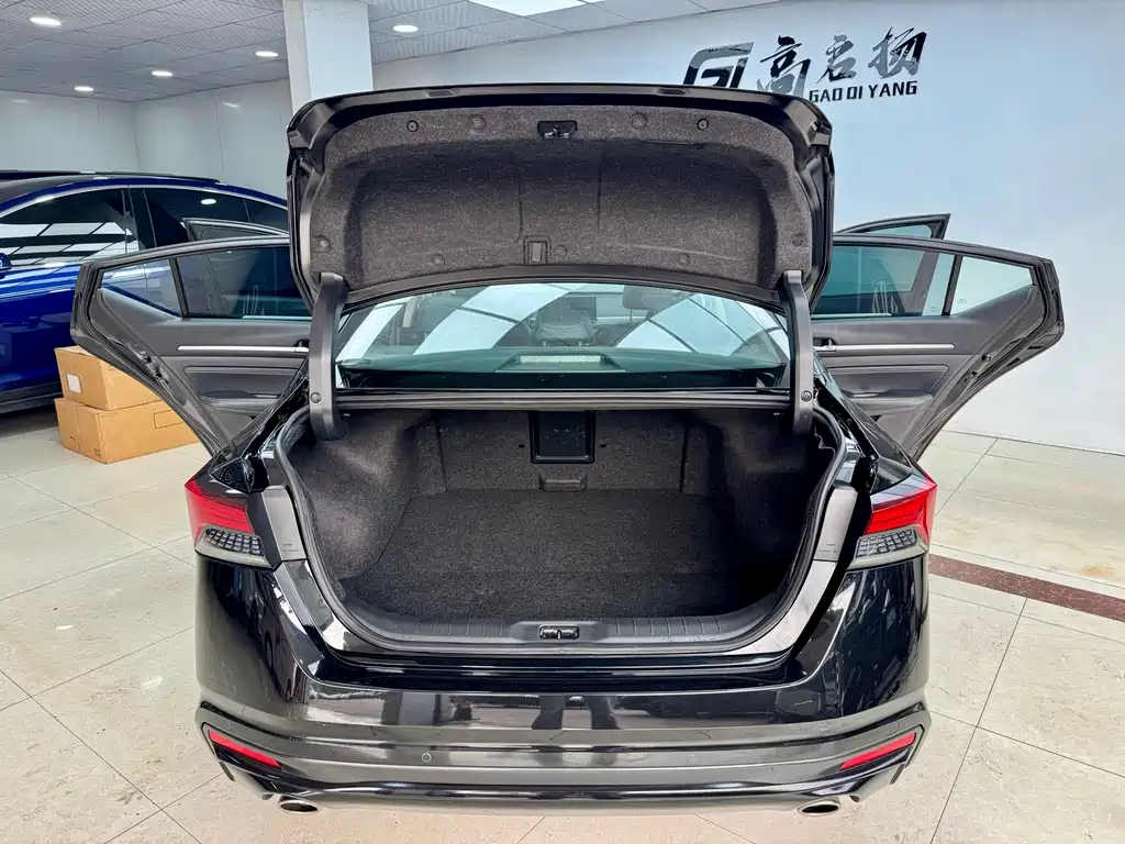 Nissan Nissan Altima 2022 2.0L XL-TLS Premium Edition 2023 - thumbnail 23