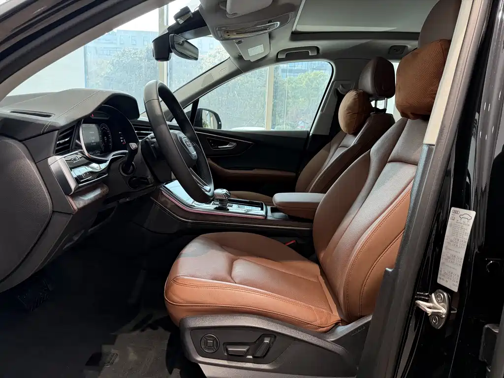 Audi Audi Q7 2023 55 TFSI quattro S line Sport Package 2023 - thumbnail 6