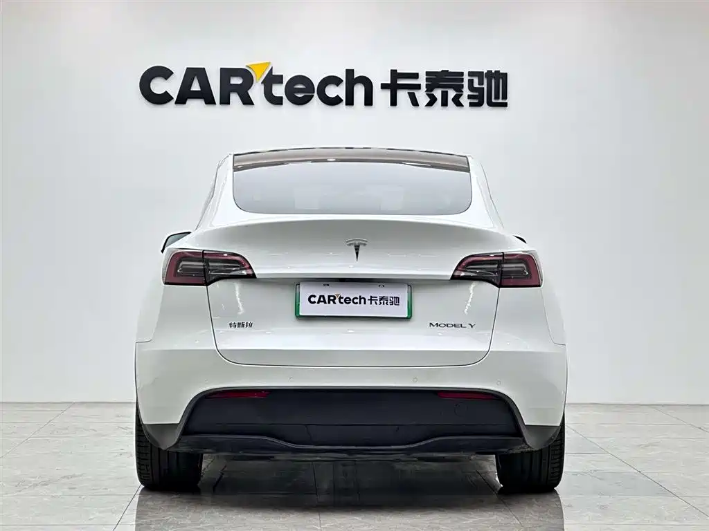 Tesla Model Y 2022 Rear-Wheel Drive 2023 - thumbnail 4