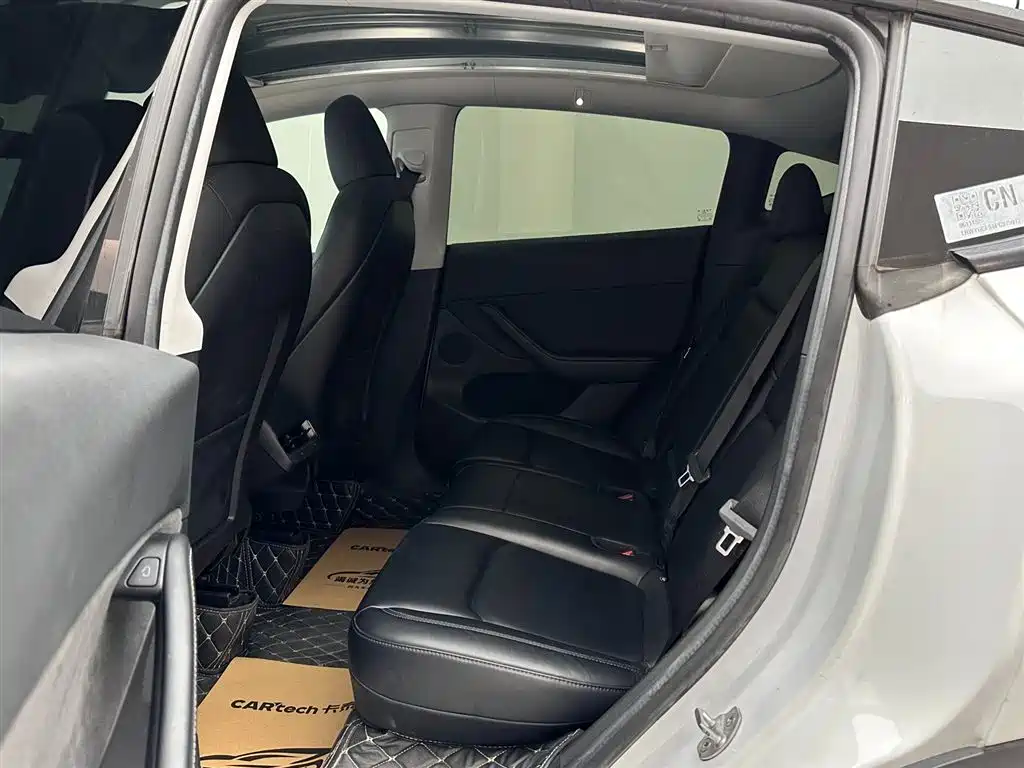 Tesla Model Y 2022 Rear-Wheel Drive 2023 - thumbnail 8